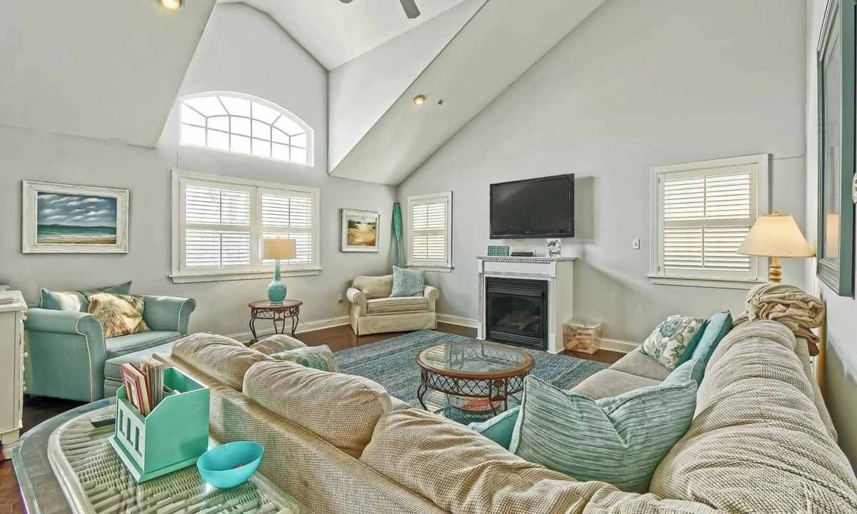 Sea Isle City Condo | Bright and Airy Condo. One block to the Beach. Great location.