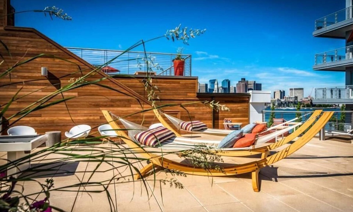 Central-Maverick Square - Paris Street House | Business Travelers | Studio steps from Logan Airport | by GLS