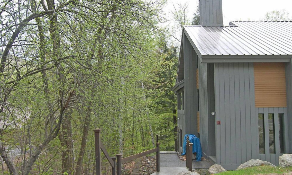 Lincoln House | C6901U By Loon Res/Updated, AC/FP, pool access, near Loon.