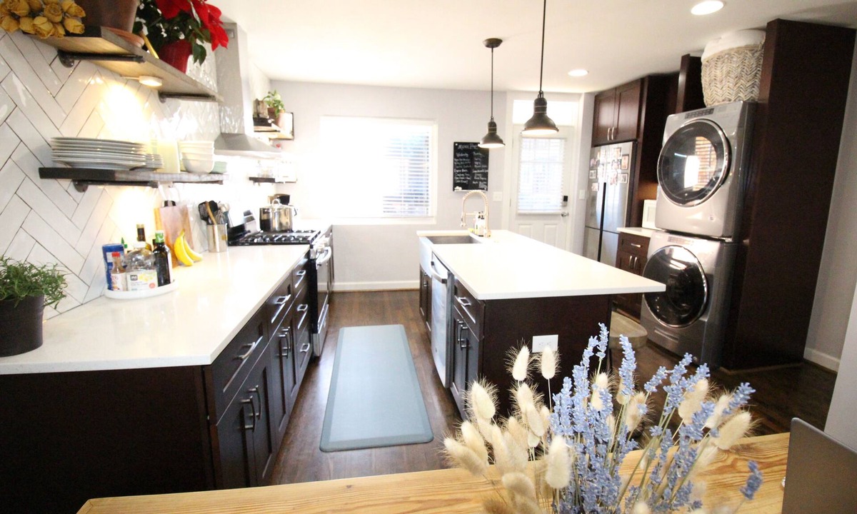 Northeast House | Capitol Hill Adjacent Home: Free Street Parking, Near Monuments, and More!