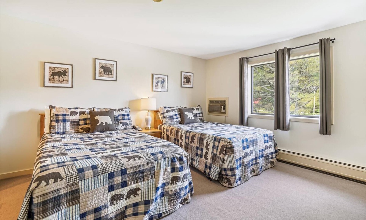West Bridgewater Hotel | Cedarbrook Hotel Room 2 Doubles 119