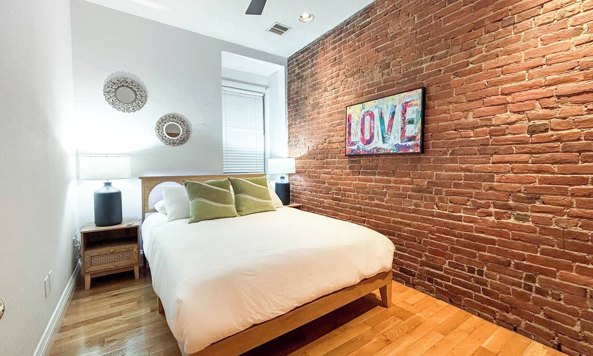 Columbus Apartment | Charming 1-bedroom apartment in superb Boston with WiFi, AC