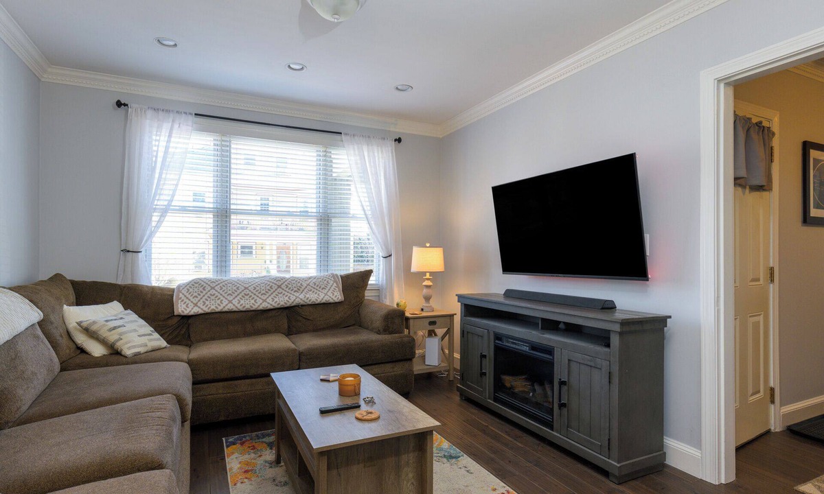 Lower East Mills - Cedar Grove Condo | Charming 2-bedroom condo, 15 min from city with laundry & parking