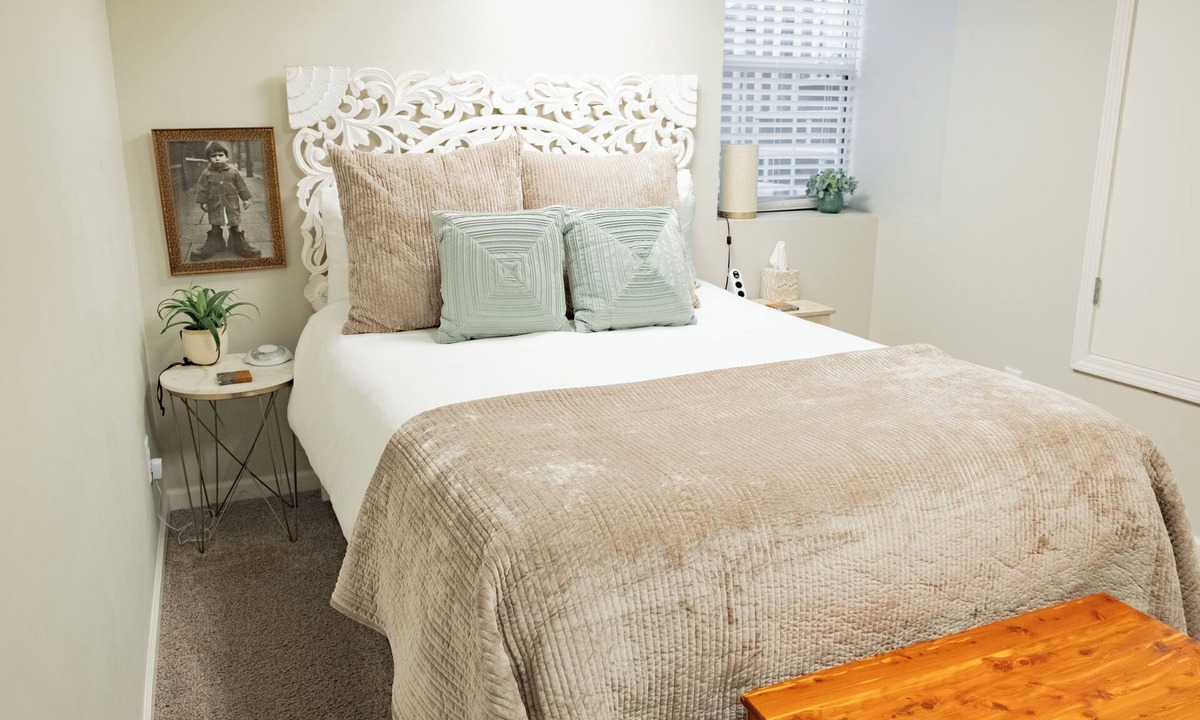 Homewood House | Charming 2 Bedroom - minutes to Samford and UAB!