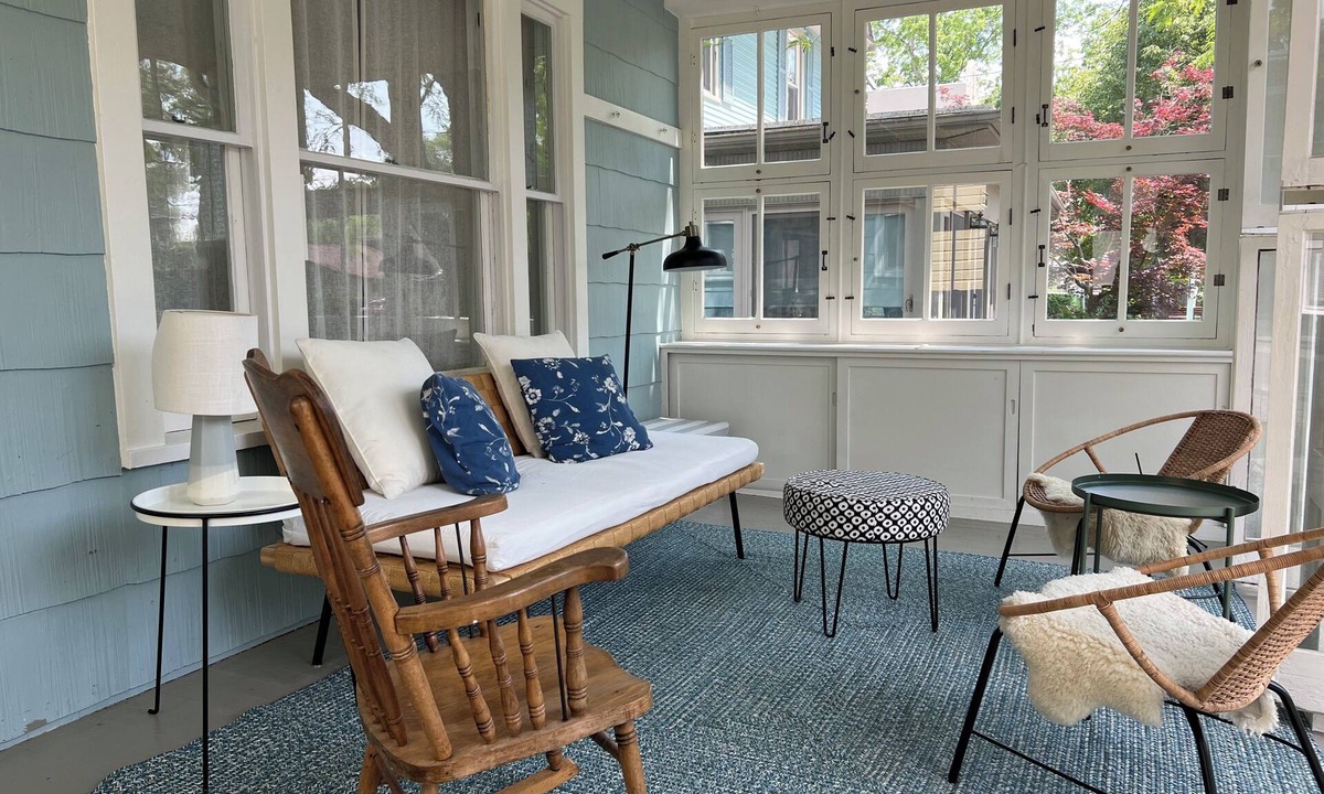 Lakeside Cottage | Charming 3-bedroom, 2-bath cottage with AC in Lakeside near Hoover Auditorium