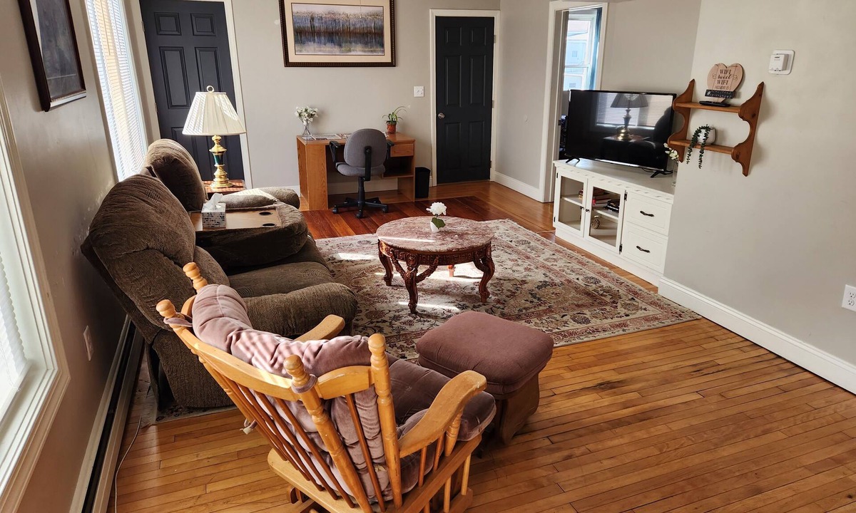 Rimmon Heights Apartment | Charming 3-bedroom apartment close to dining, shopping, bars, and entertainment.
