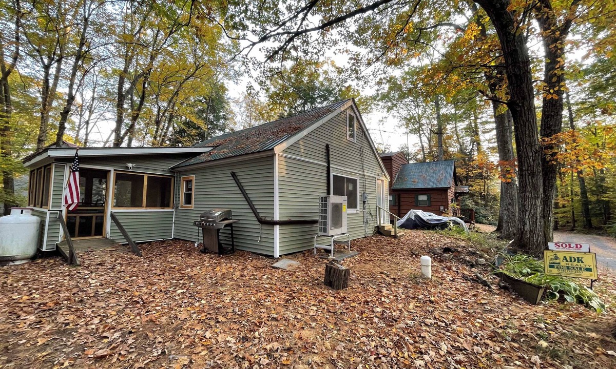 Caroga Lake House | Charming 3-bedroom house with WiFi and AC in beautiful Caroga Lake