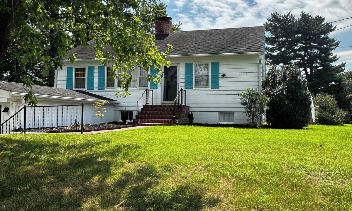 Onancock House | Charming 3BR/1.5BA Home in Walkable Location - Close to Downtown Onancock, VA