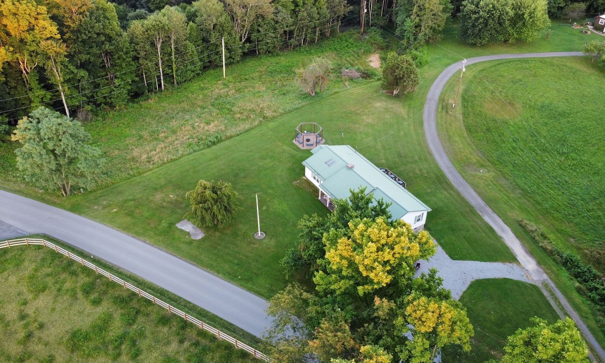 Edmond Other | Charming 4-bedroom farmhouse with a view in the New River Gorge National Park.