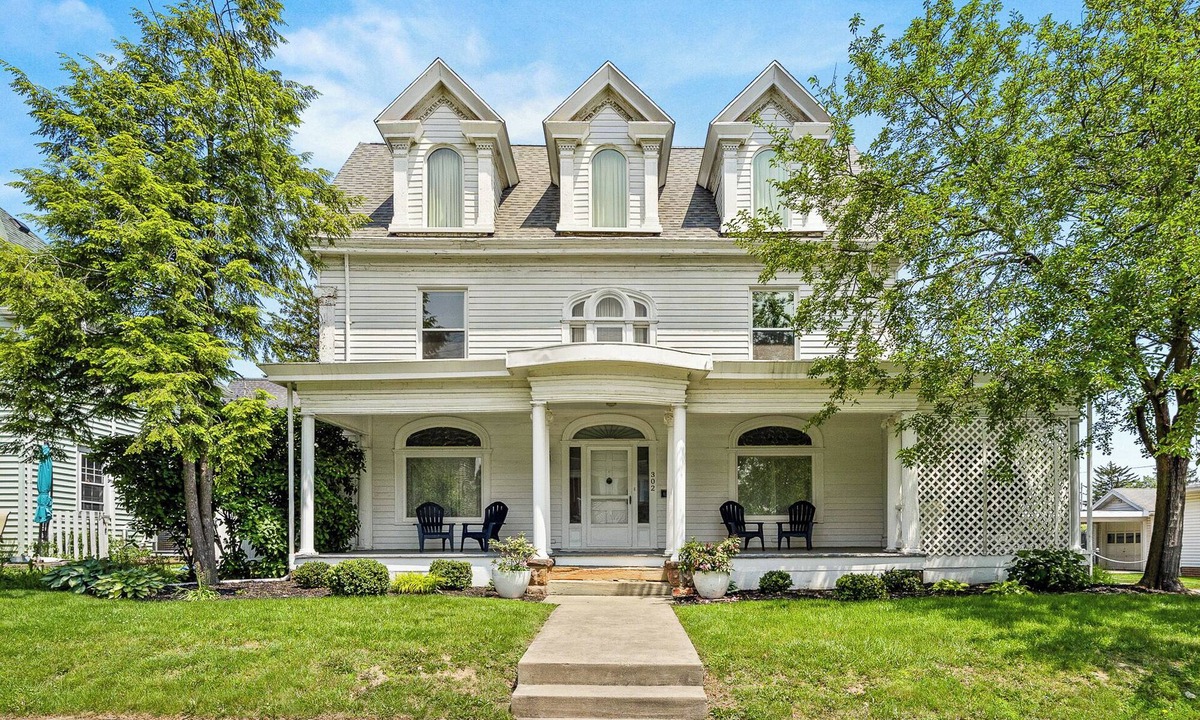 Ashland House | Charming 4-Bedroom steps from Ashland University