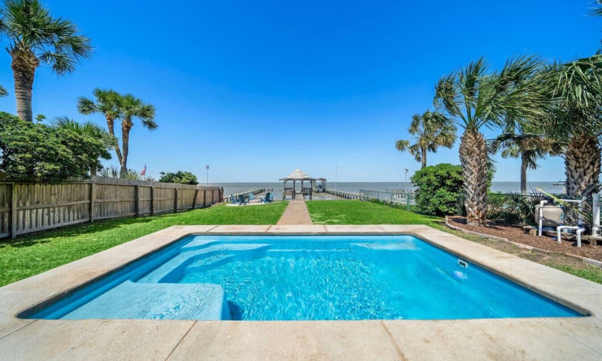 San Leon House | Charming Bayfront Home w/Pool, Pier, and Firepit