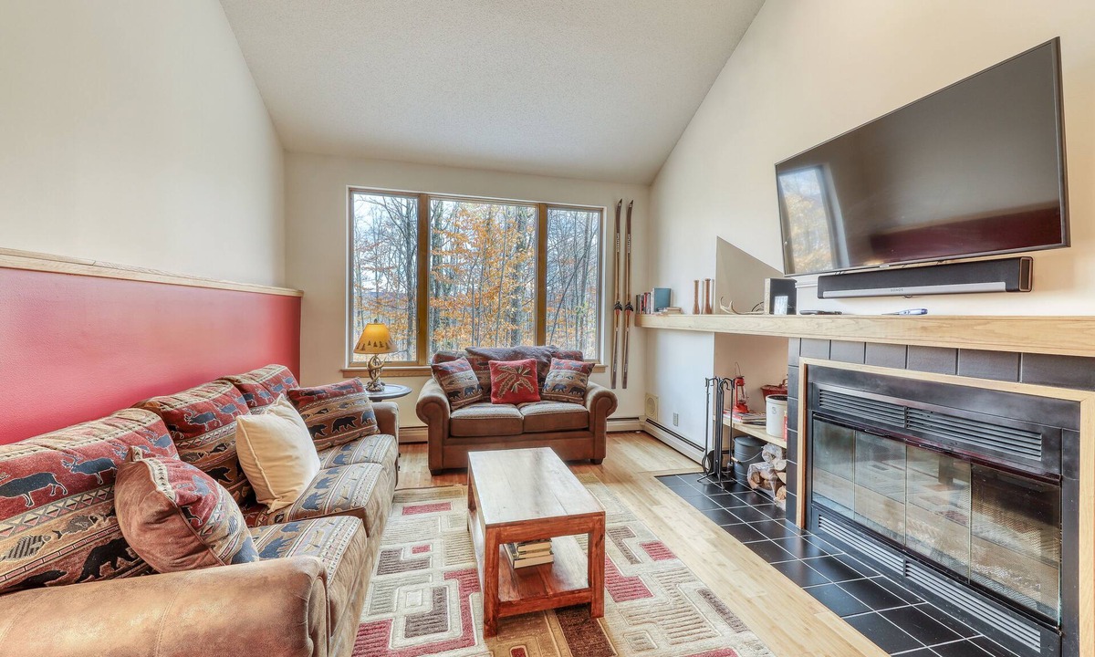 Killington Condo | Charming, dog-friendly home with a private sauna, full kitchen, & furnished deck