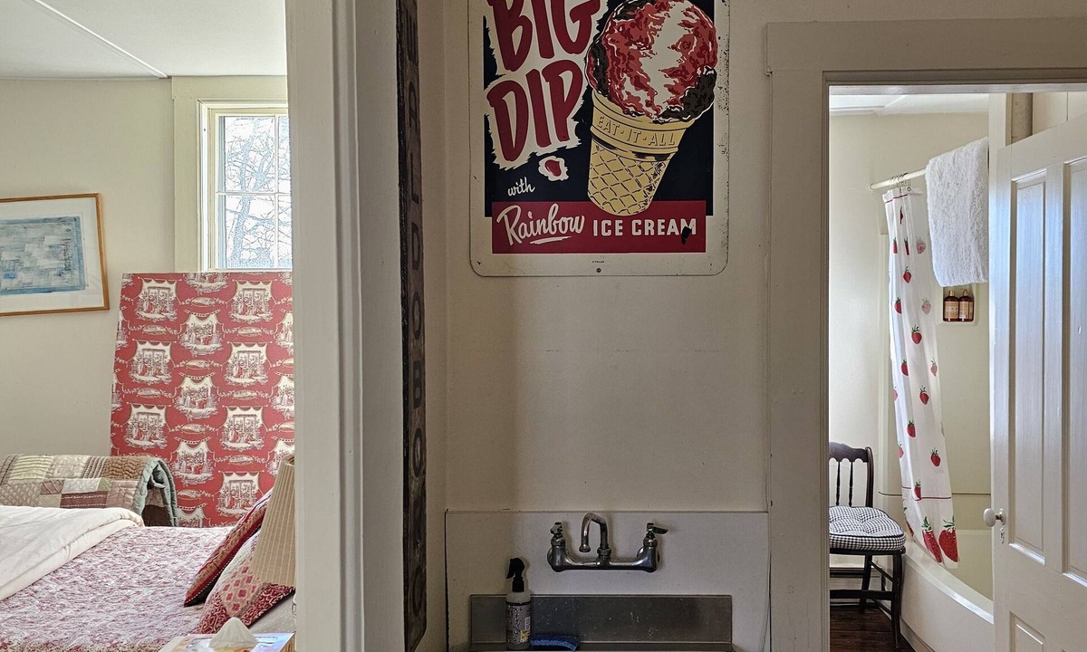 Waldoboro Apartment | Charming Historic Loft Apartment in Waldoboro. Once an Army Post & Dance Hall.