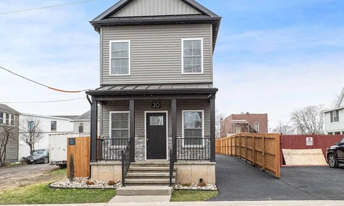 Stockade Historic District Apartment | Charming, Modern 2BR Downtown Apartment