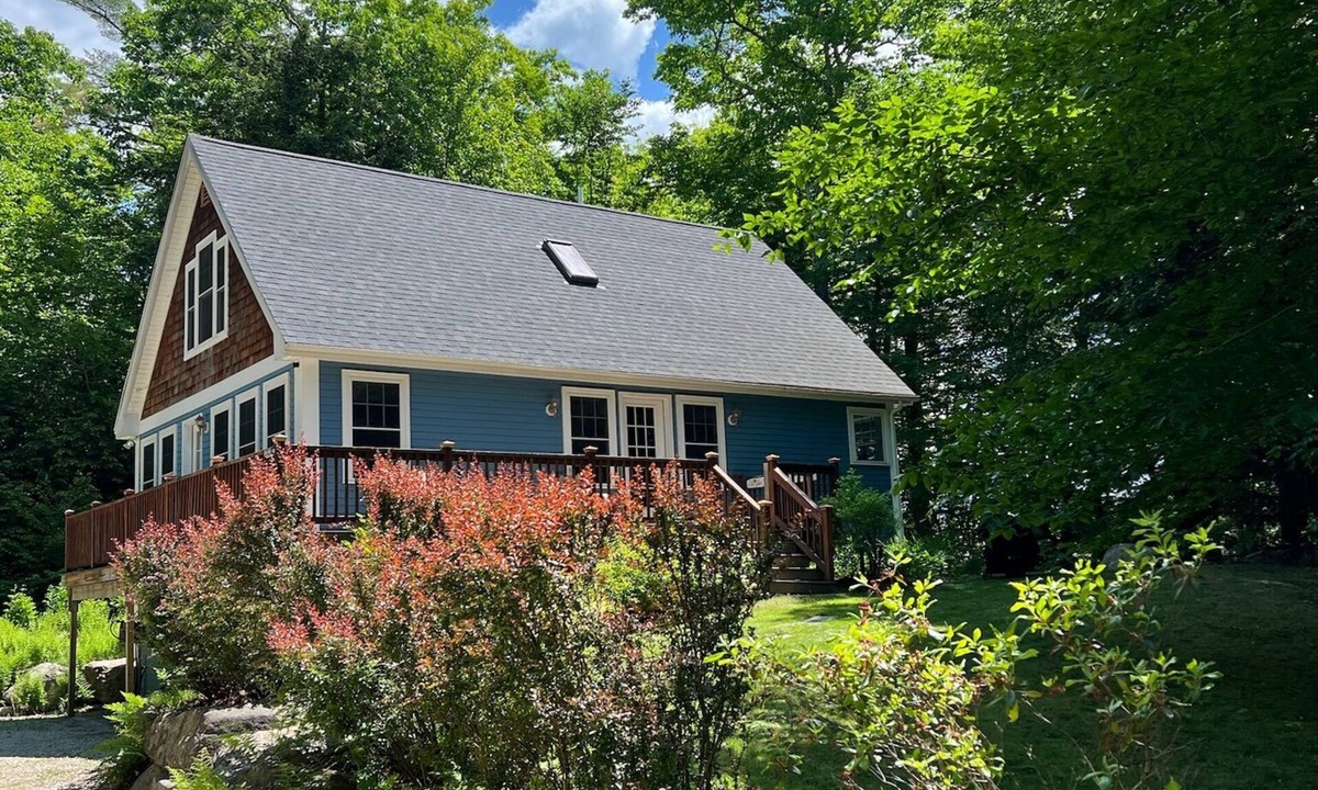 Northwood House | Charming Retreat, perfect family getaway, in tree farm with 100 & 80ac ponds