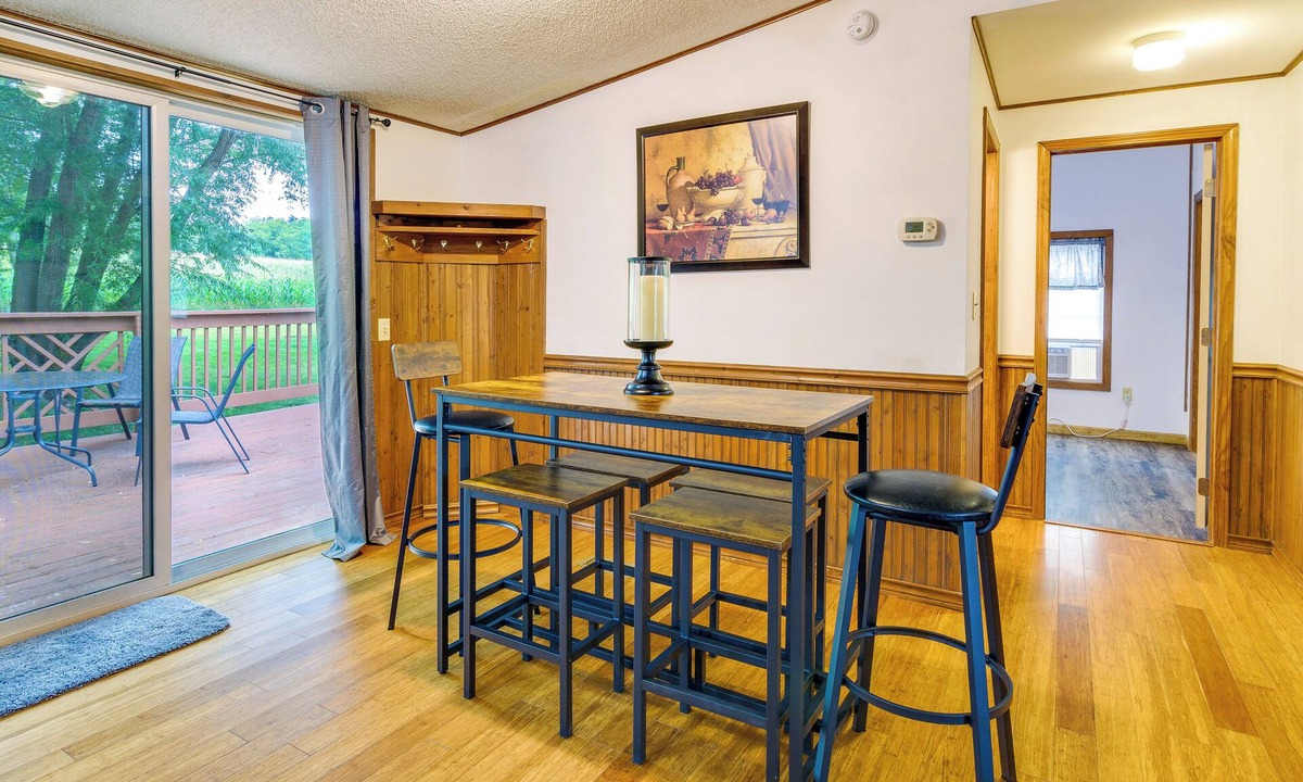 Watkins Glen Cottage | Charming Watkins Glen Home w/Deck & Yard!