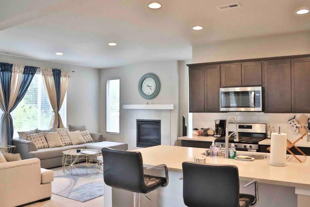 Smokey Point House | Cheerful 4-bedroom home with an indoor fireplace