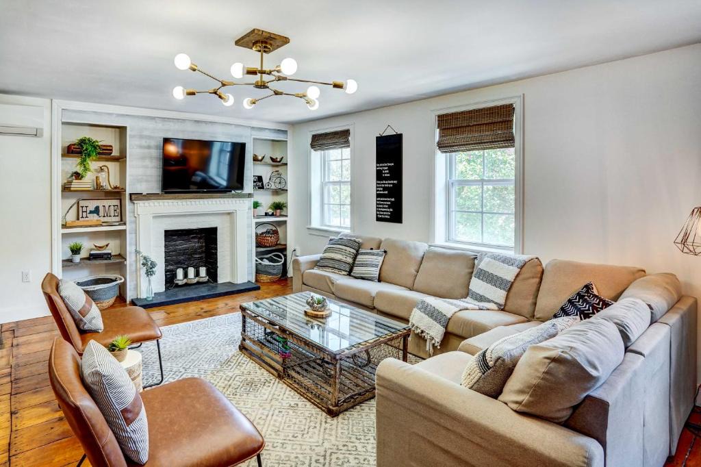 Troy House | Chic Troy Home Near Downtown, 9 Mi to Albany!