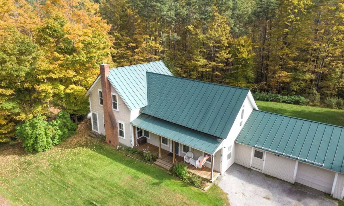 Warren House | Classic Vermont Farmhouse near Sugarbush Resort