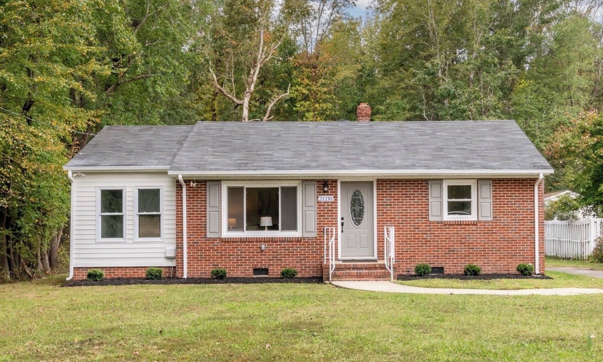 Petersburg House | Close to Fort Gregg-Adams, VSU & Southside Medical – Comfort & Convenience