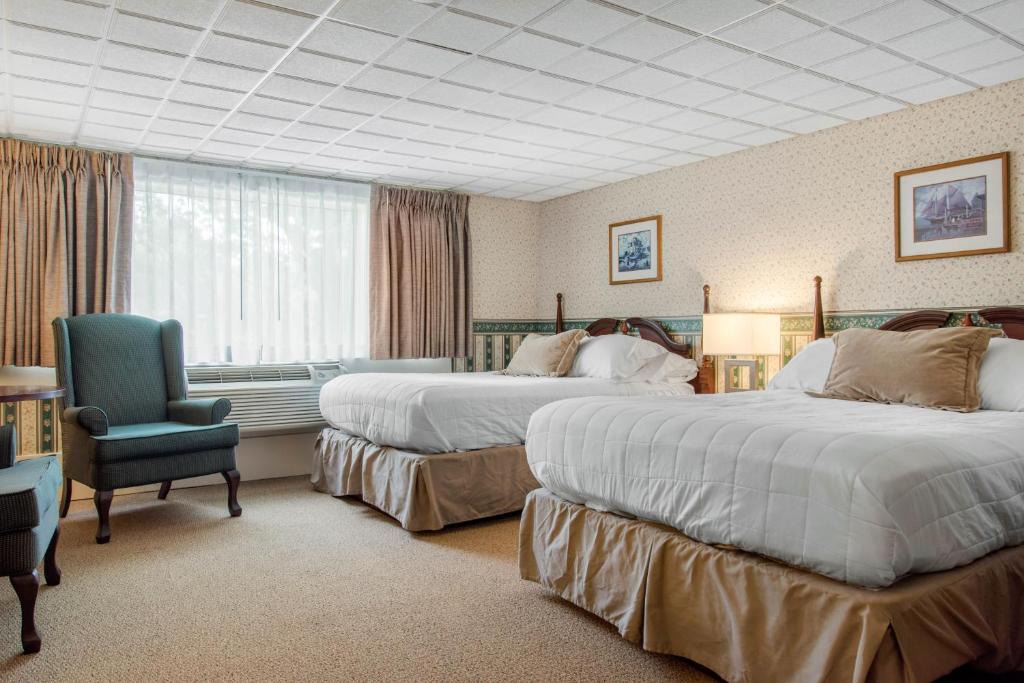 Coachman Inn | Kittery