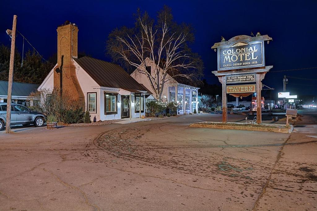 Colonial Motel | Brattleboro