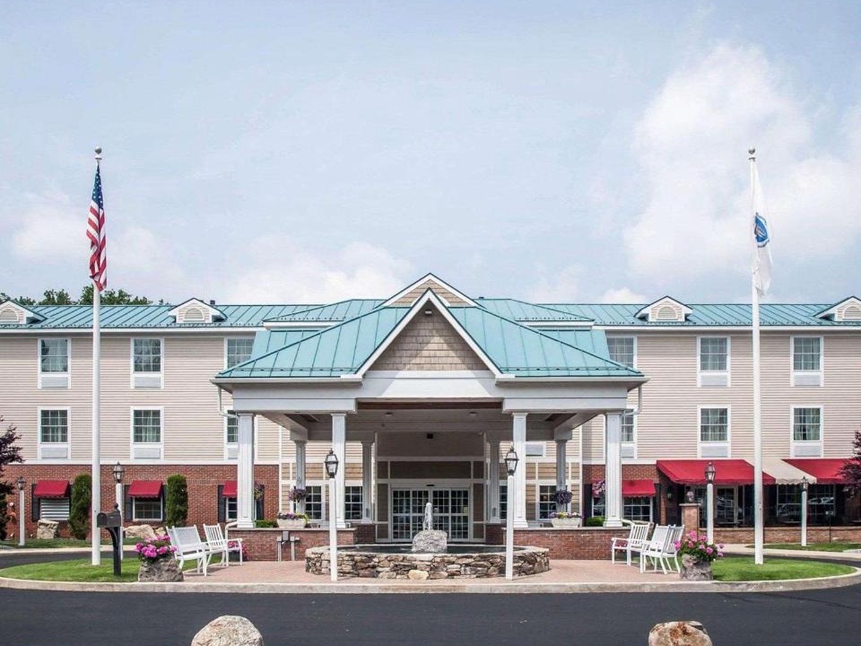 Sturbridge Hotel | Comfort Inn & Suites Sturbridge-Brimfield