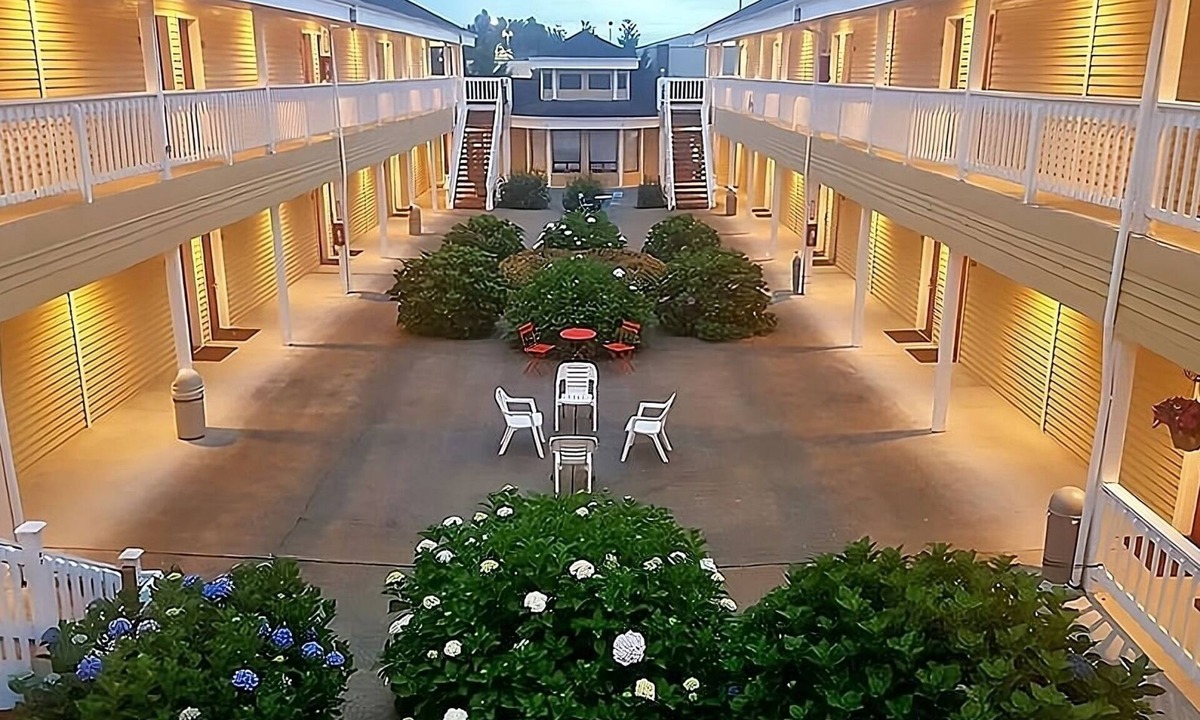 Enumclaw House | Comfort Meets Affordability at GuestHouse Enumclaw! Free Parking, Pets Allowed