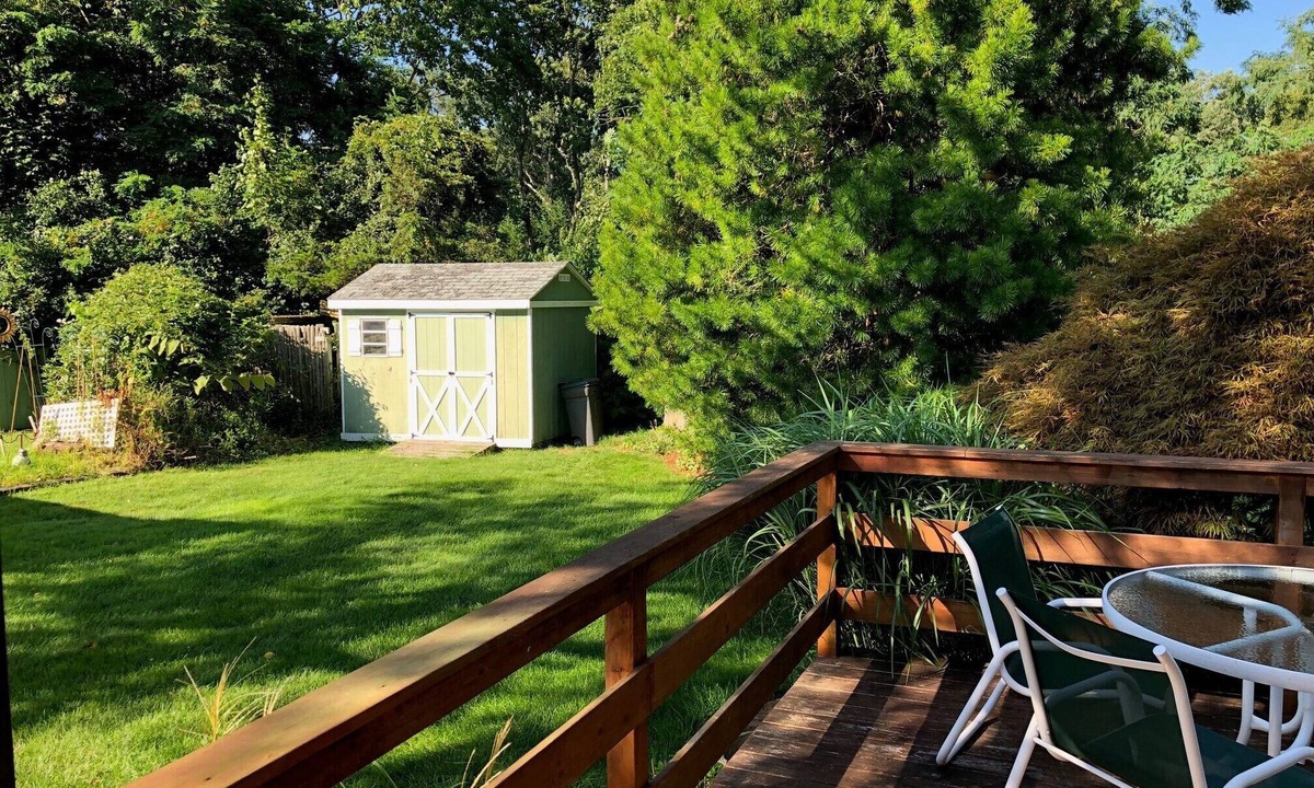 East Quogue House | Comfortable Country-Style "Hamptons" Home in quiet East Quogue, great location!