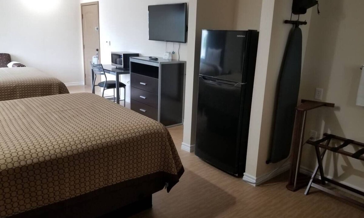 Bay City Hotel | Comfortable Non-Smoking Room with 2 Queen Beds for a Relaxing Stay