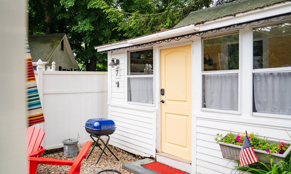 Cottage Summary Br | Wolfeboro