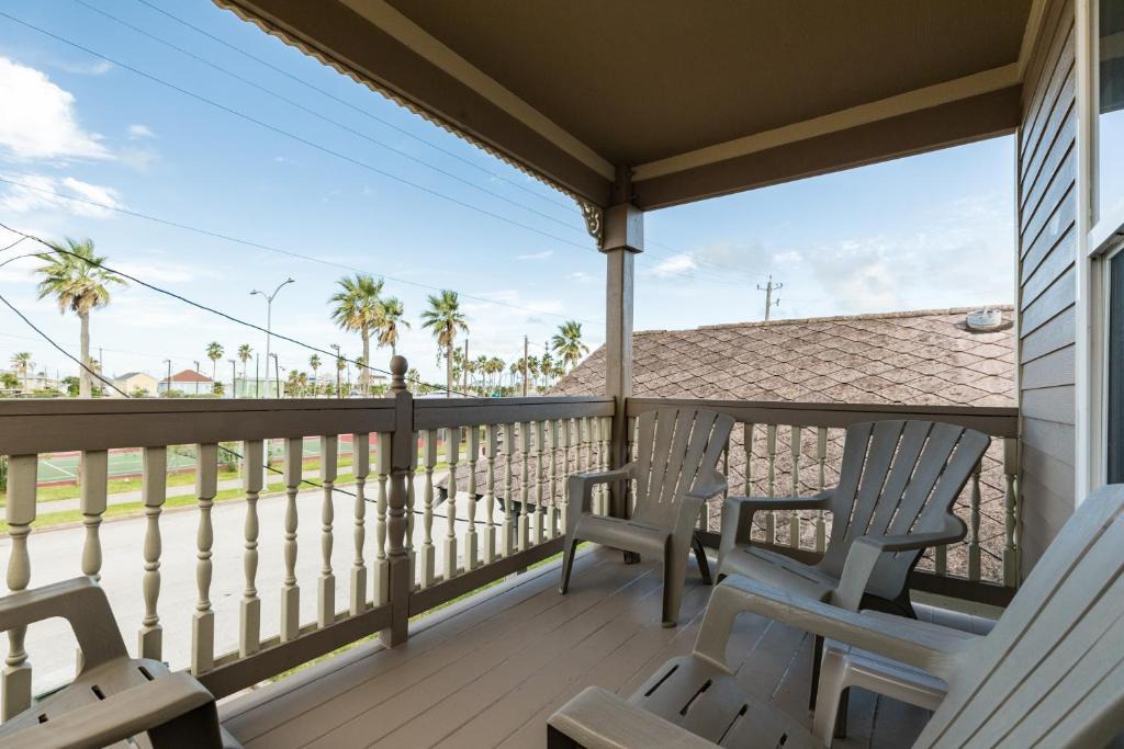 Galveston House | Cottage By the Pier - Sand Dollar