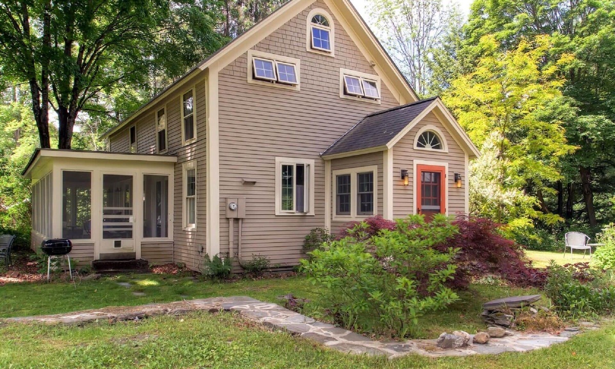 Hartland Four Corners House | Country Home next to Blow-Me-Down Covered Bridge in the Old Cornish Art Colony!