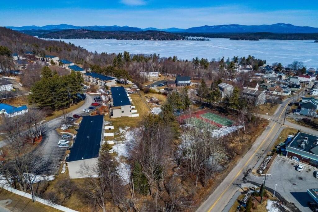 Weirs Beach Apartment | Cozy 2 bdrm 2 bth condo walking distance to Weirs!
