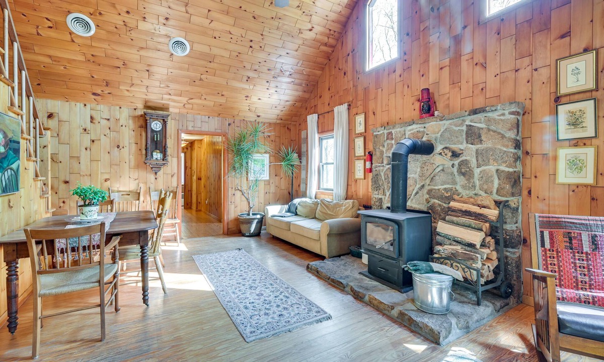 Great Cacapon House | Cozy Appalachian Getaway: 5 Mi to Prospect Peak!