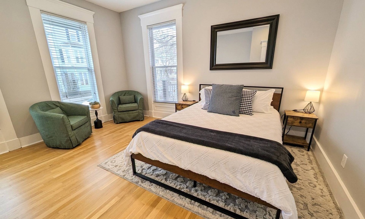 Manchester Apartment | Cozy downtown Manchester 1-bedroom apartment