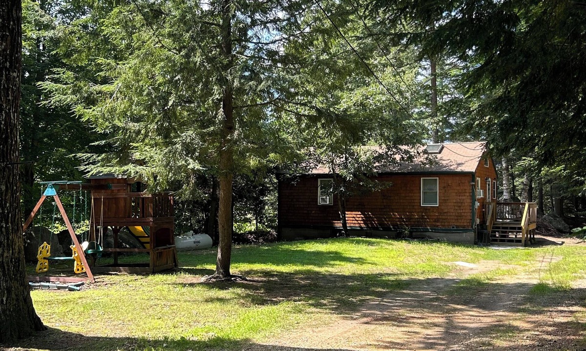 Northwood Cabin | Cozy Lakeside Cabin, All-Season, in Northwood, NH- 2 Bdr, great views