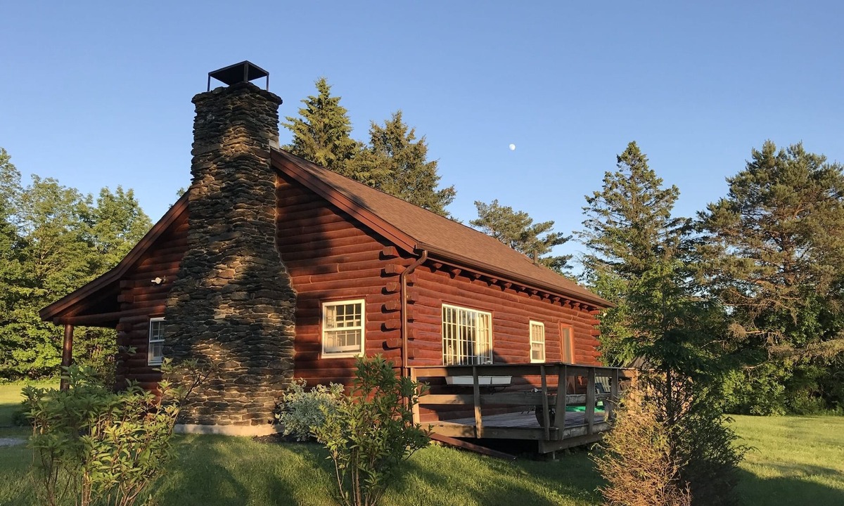 Clarendon Cabin | Cozy log cabin in the heart of the Green Mountains