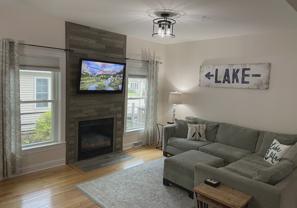 Bolton Landing House | Cozy townhouse in the heart of Bolton Landing