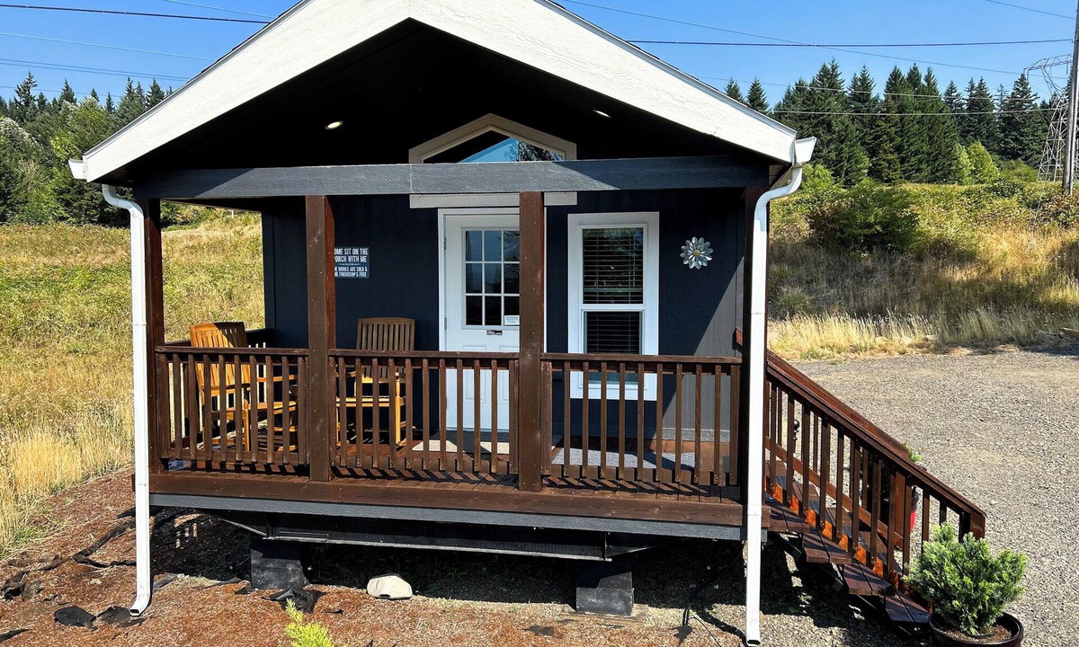 Stevenson Cabin | Creekside Cabin with Scenic Views at Maple Way Cabins