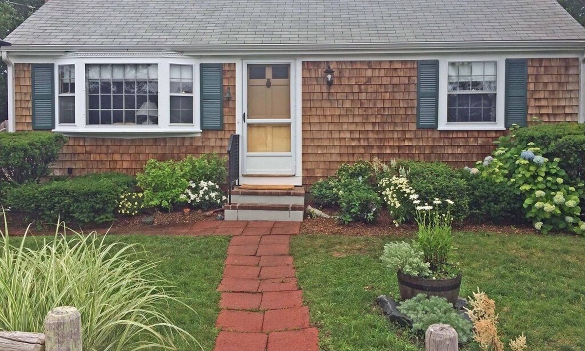 Dennis Port House | Cute 3-BR Under a Mile to the Beach! Pet Friendly!!