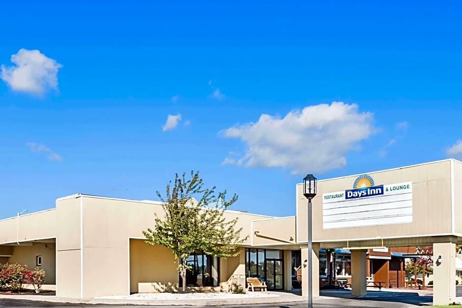 Days Inn | West Henrietta