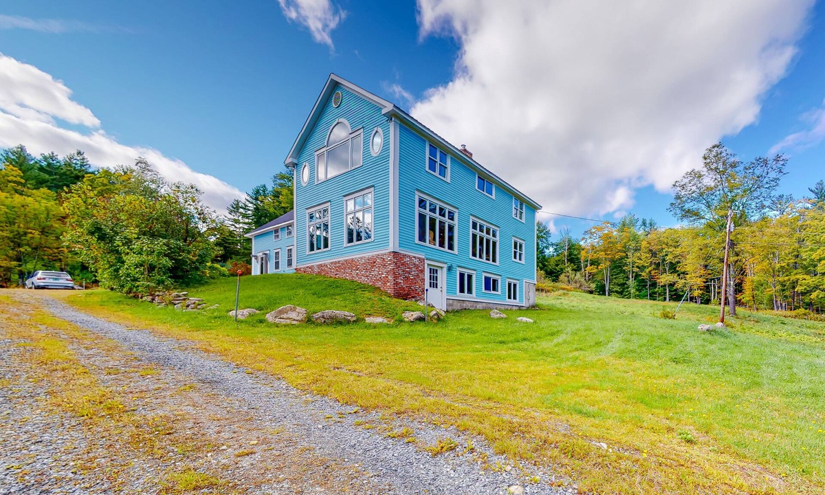 Jamaica House | Delightful updated farmhouse with original features, patio, and & W/D