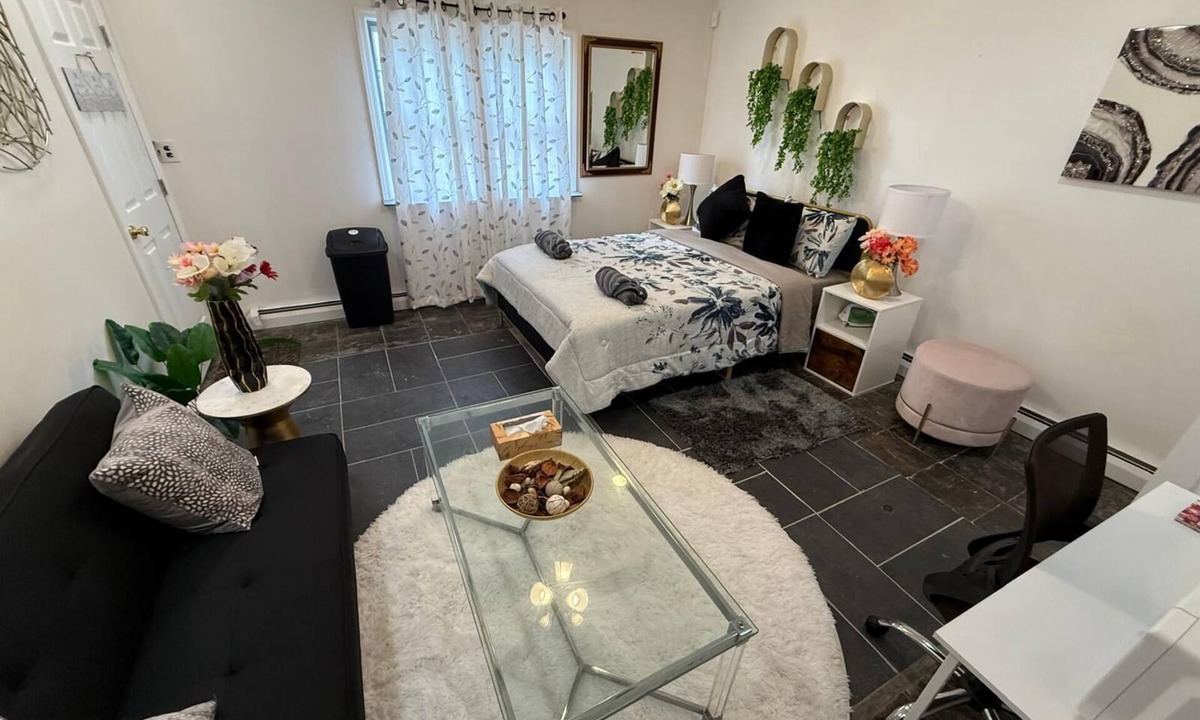 North Massapequa House | Designer 2 Rooms Modern Luxury Pad- 0 Cleaning Fee