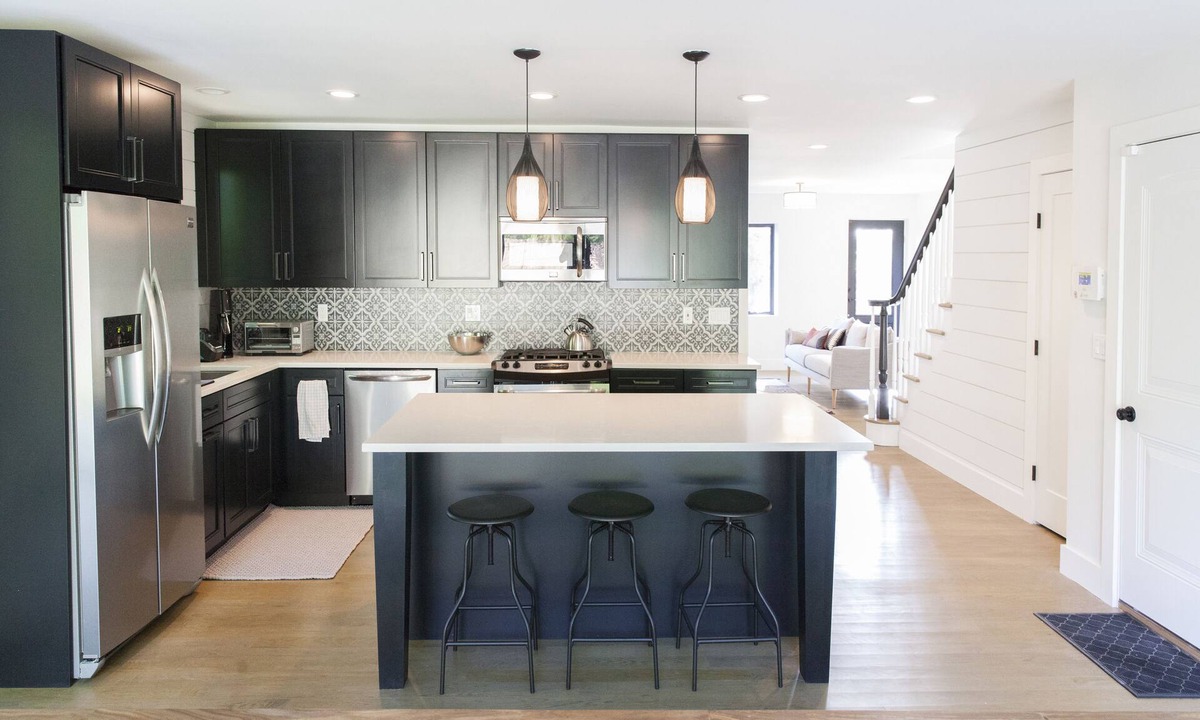 Bellport House | Designer retreat with pool in Bellport Village
