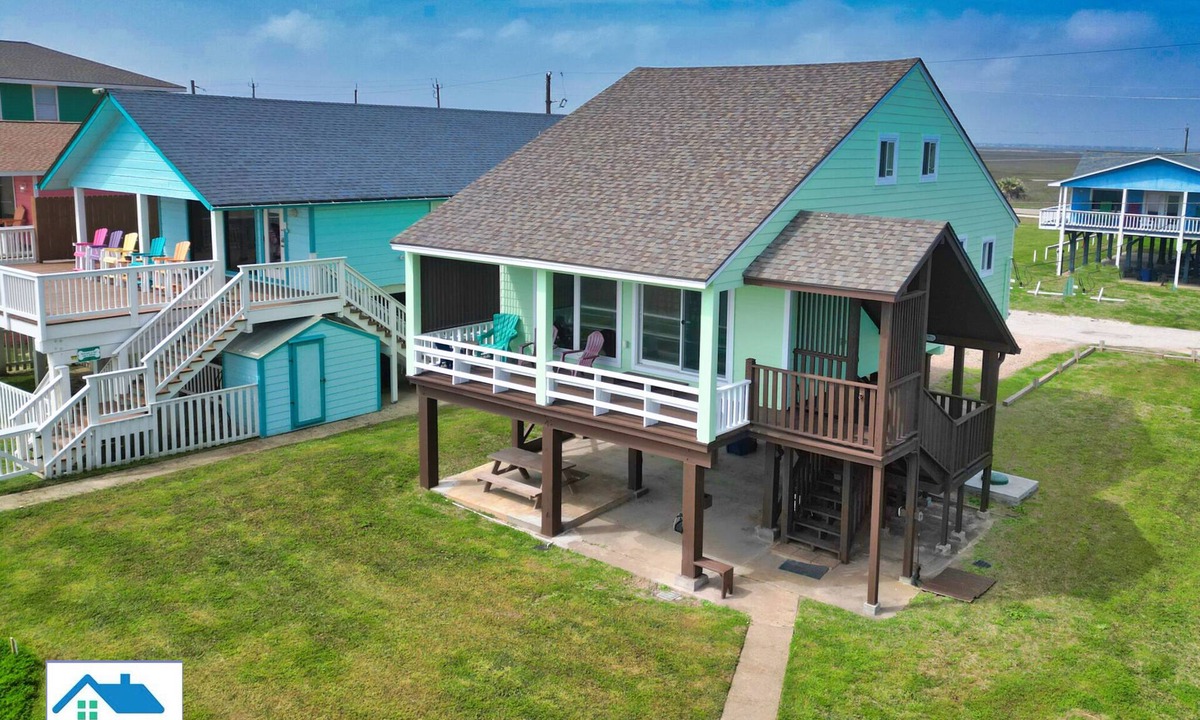Freeport House | Dolphin on the Beach - Steps to Sand | Beachfront Home for 14 + Dog Friendly