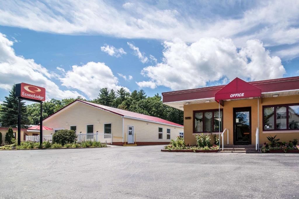 Brattleboro Cabin | Econo Lodge