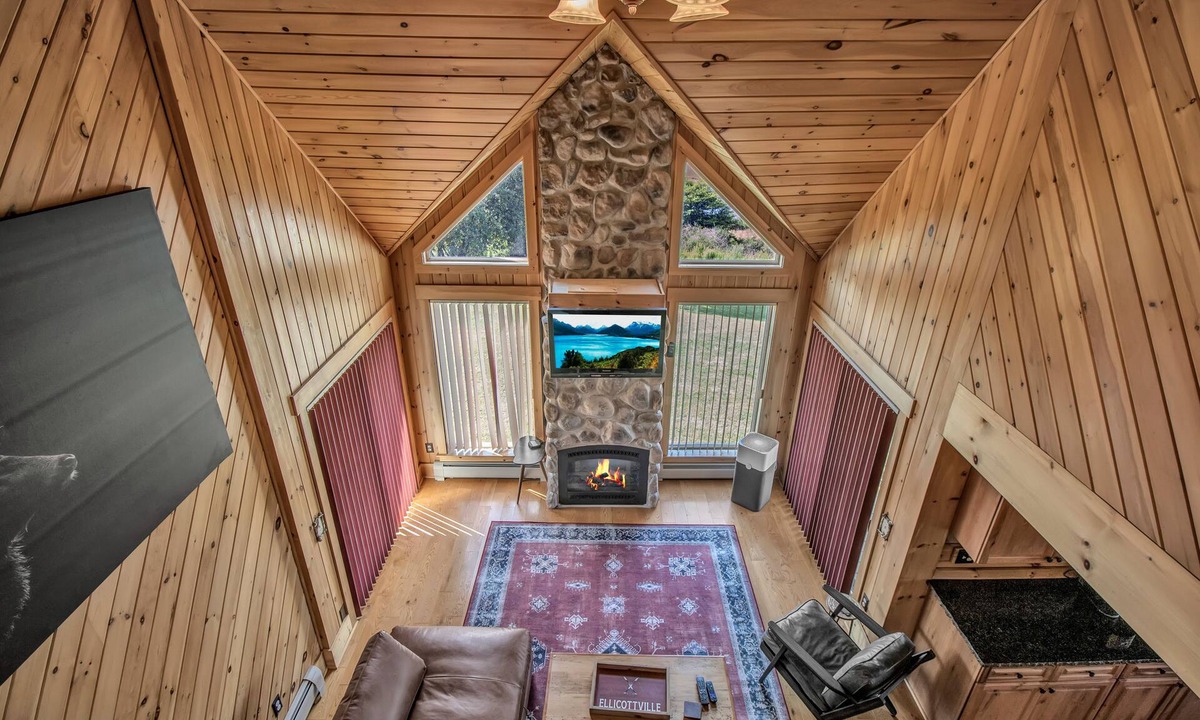 Farmersville Station Ski Chalet | Ellicottville Private Resort, Ski, Explore, Rest! -15 min to Ski/town