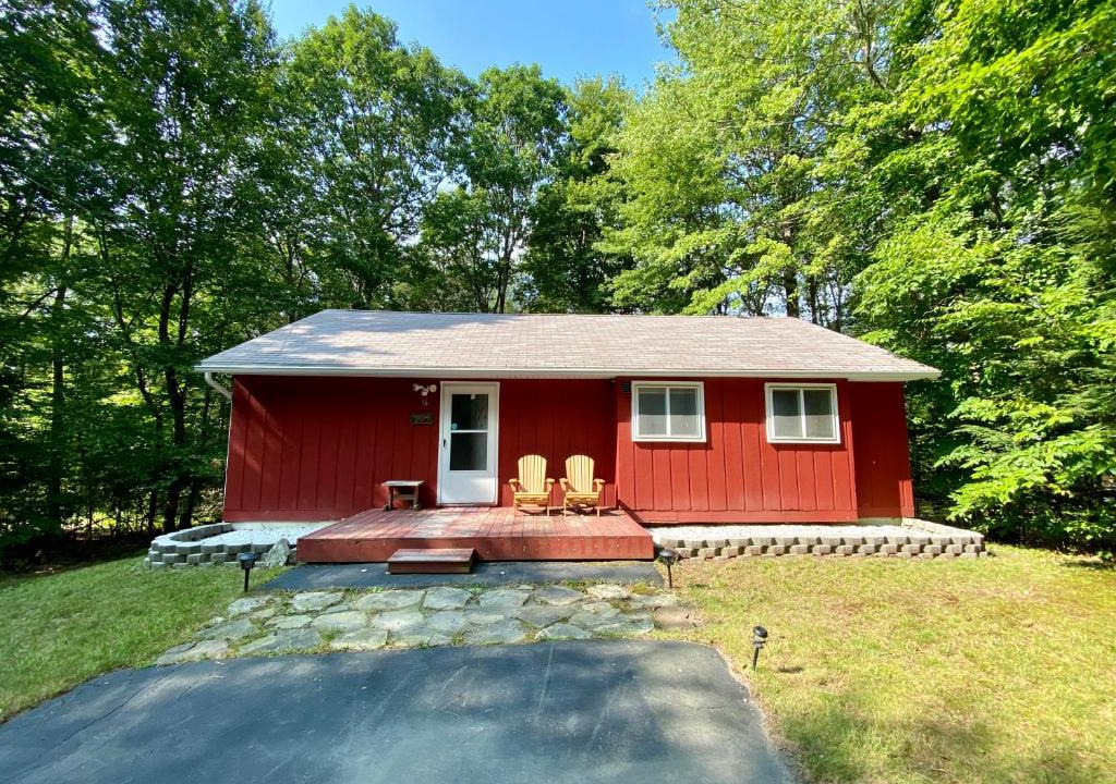 Woodridge House | Escape to a 3-Bedroom Cabin in Lower Catskills