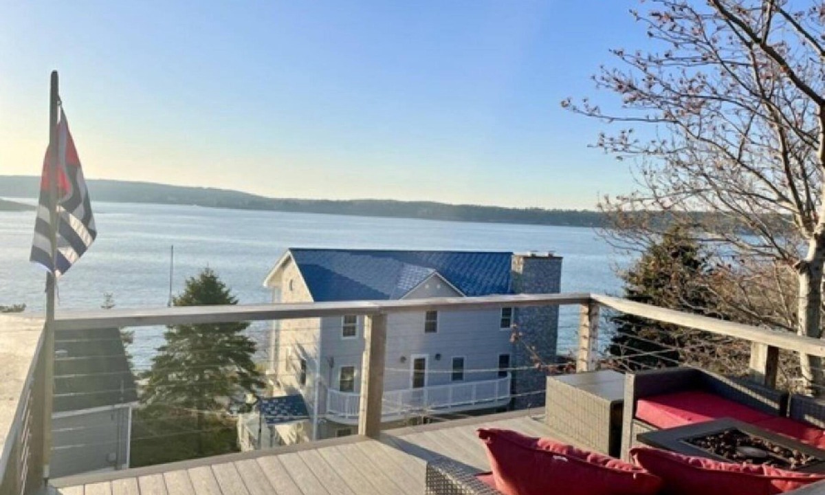 West Point House | Escape to Positive Outlook